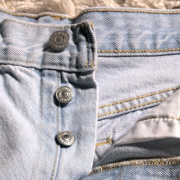 Levi’s 501 Cuffed Denim Shorts - Picture 5 of 6